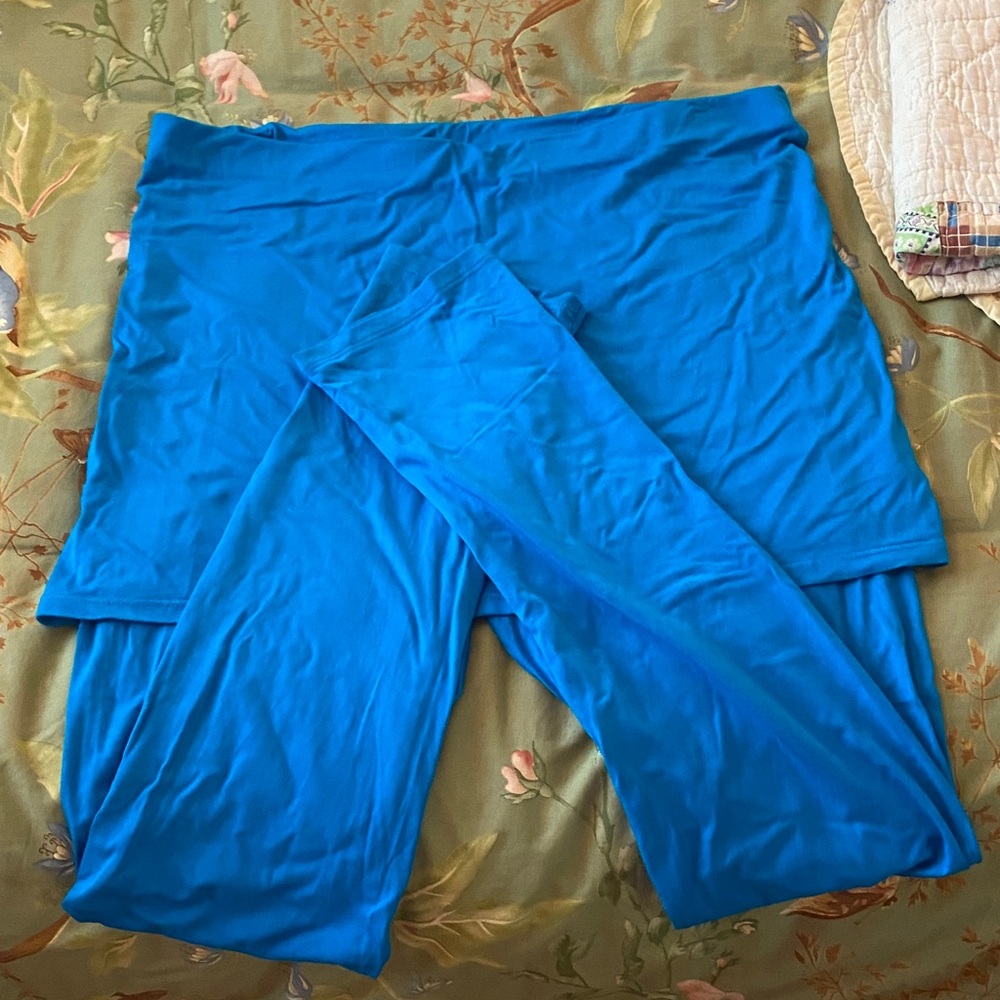Like New!  Pure Essence Bright Teal Skirted Leggings